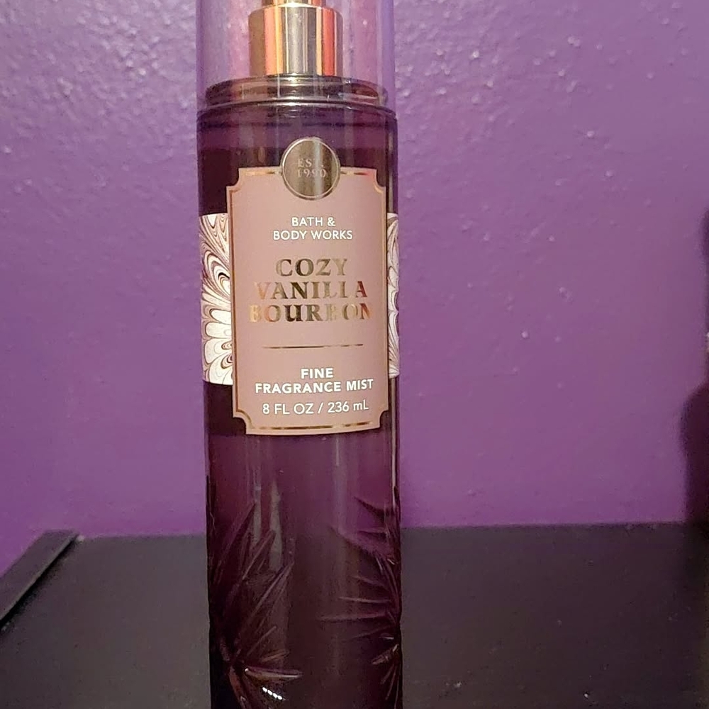 Bath & Body Works Vanilla Bourbon Mist - Rich Purple